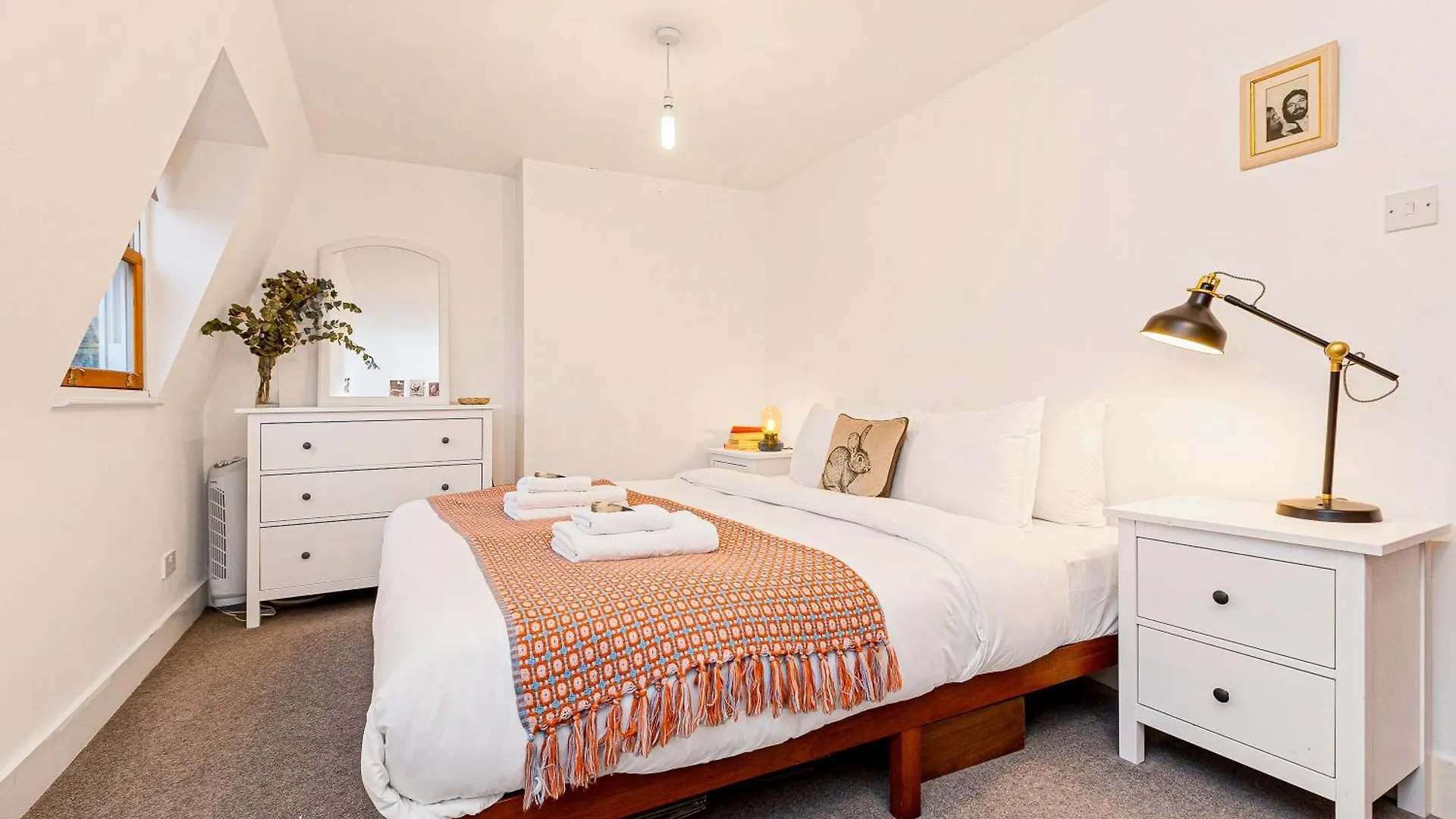 3Br Flat W Garden In West Kensington, 4Min Tube Station Villa London