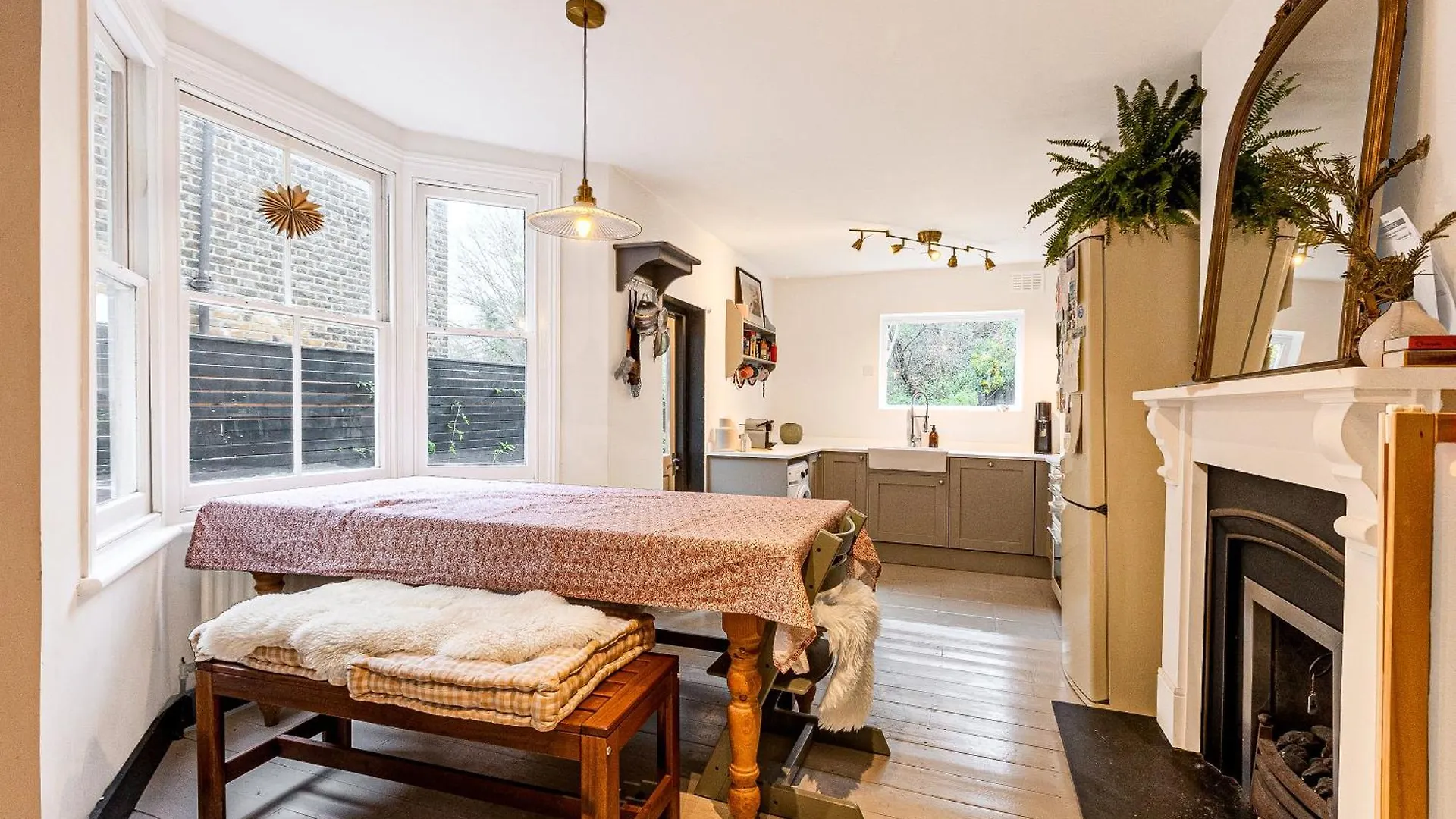 Nyaraló 3Br Flat W Garden In West Kensington, 4Min Tube Station Villa London