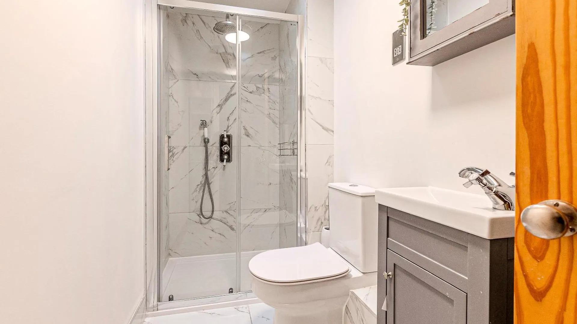 3Br Flat W Garden In West Kensington, 4Min Tube Station Villa London Nyaraló
