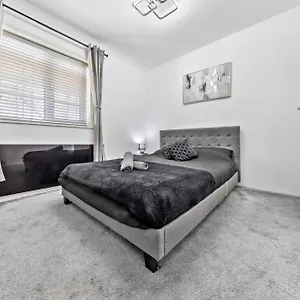 Apartment Bromley Serviced - Beckenham Place Park - - 2 Bed House - Free Parking - 2 Beds 1 Sofabed, London